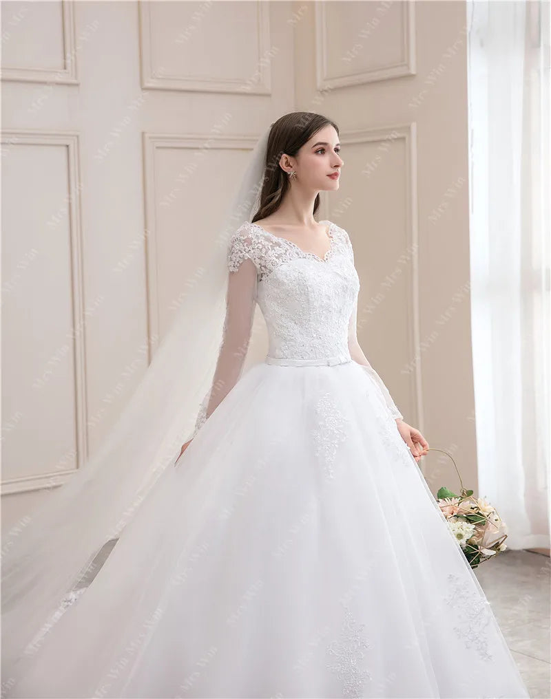 Best Selling 2024 Long Sleeve V Neck Lace Wedding Dress 2025 Vintage Bride Bridal Ball Gown Modest Wedding Dresses  Customized