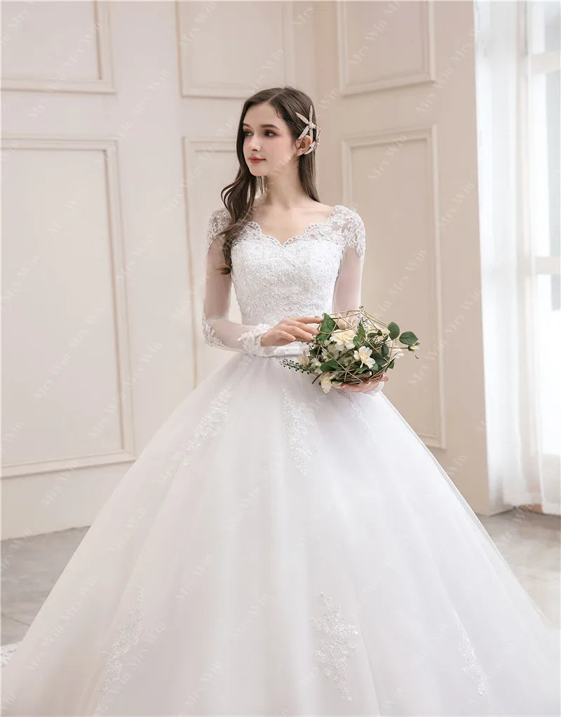 Best Selling 2024 Long Sleeve V Neck Lace Wedding Dress 2025 Vintage Bride Bridal Ball Gown Modest Wedding Dresses  Customized