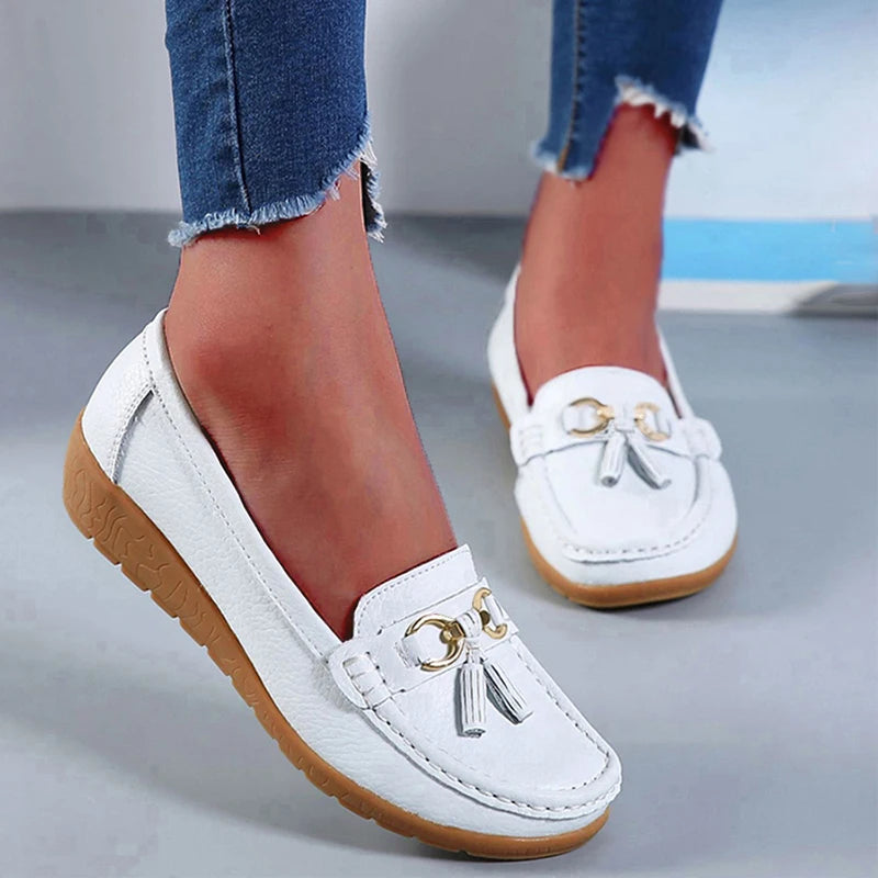 Women Flats Fashion Genuine Leather Wedge Retro Women Shoe Tassel Women's loafers Slip On Soft Women's moccasins Plus Size