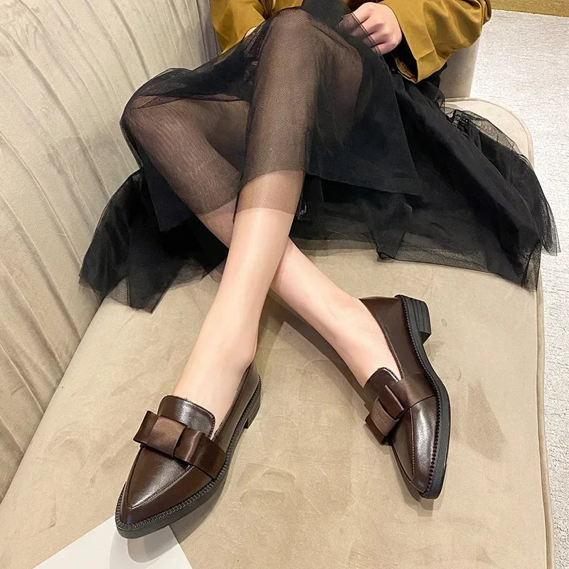 Retro Bowknot oxfords woman flats slip on thick heels loafers british pointed toe small leather shoes women plus size 42