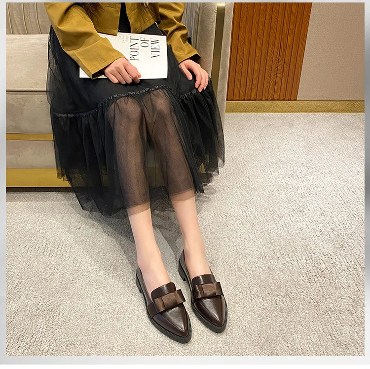 Retro Bowknot oxfords woman flats slip on thick heels loafers british pointed toe small leather shoes women plus size 42