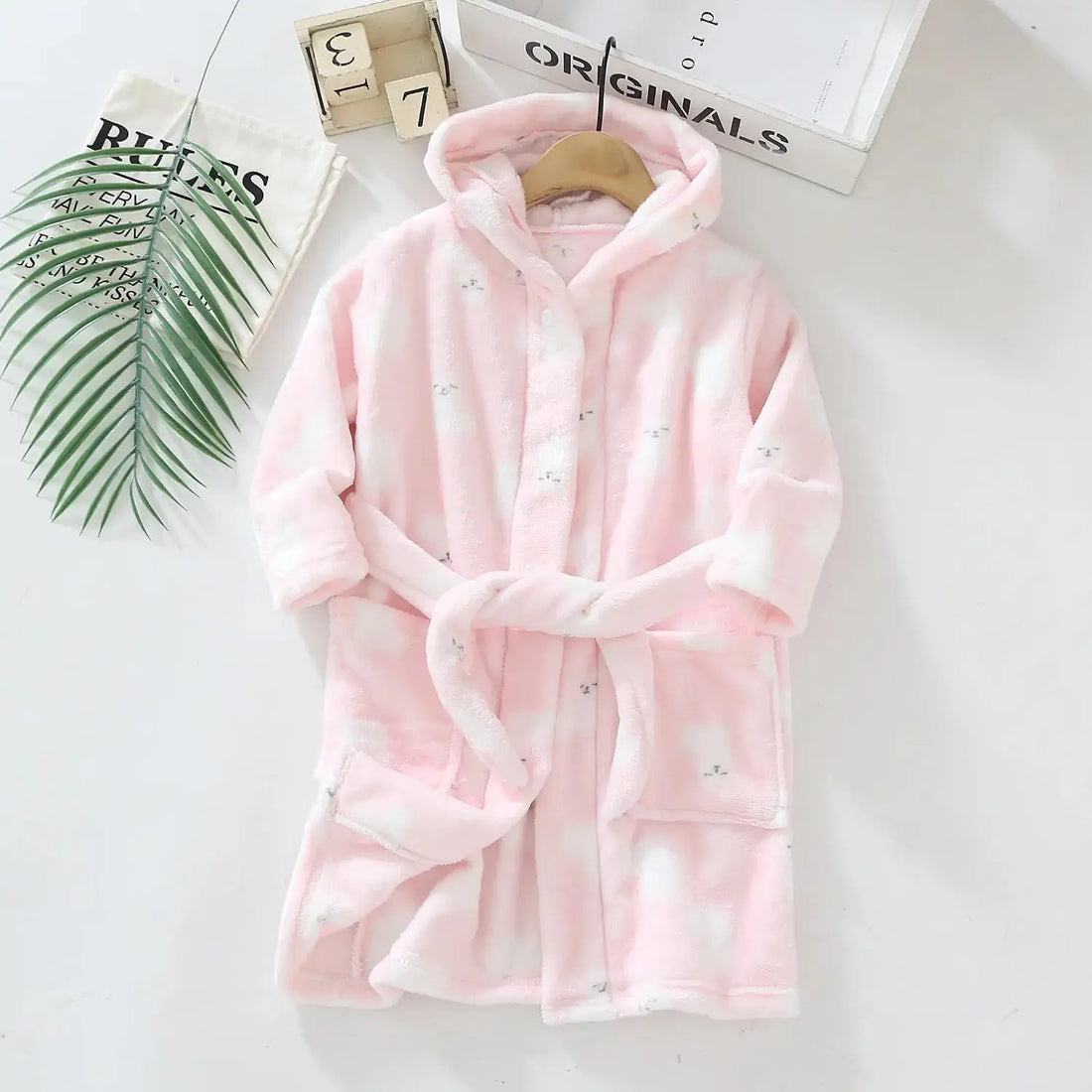 New Autumn Winter Kids Hooded Flannel Bathrobe Baby Bath Robes Boys Girls Cute Cartoon Soft Warm Pajamas Long Sleeve Towel Robe