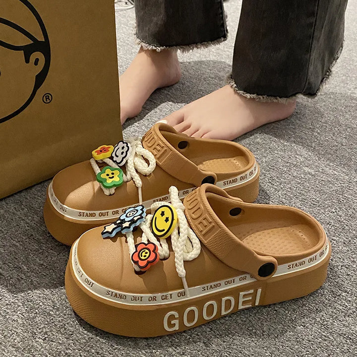 Women Sandals 2024 New Arrival Elegant Clogs Fashion Street Beach Slides Height Increasing Slippers For Girls