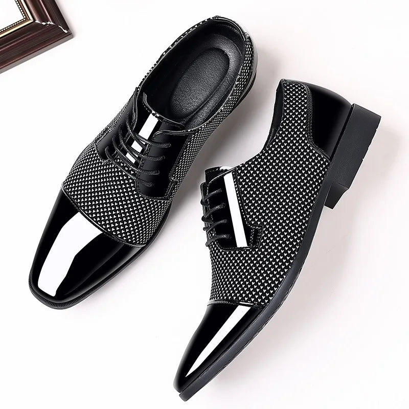 Trending Classic Men Dress Shoes For Men Oxfords Patent Leather Shoes Lace Up Formal Black Leather Wedding Party Shoes2023