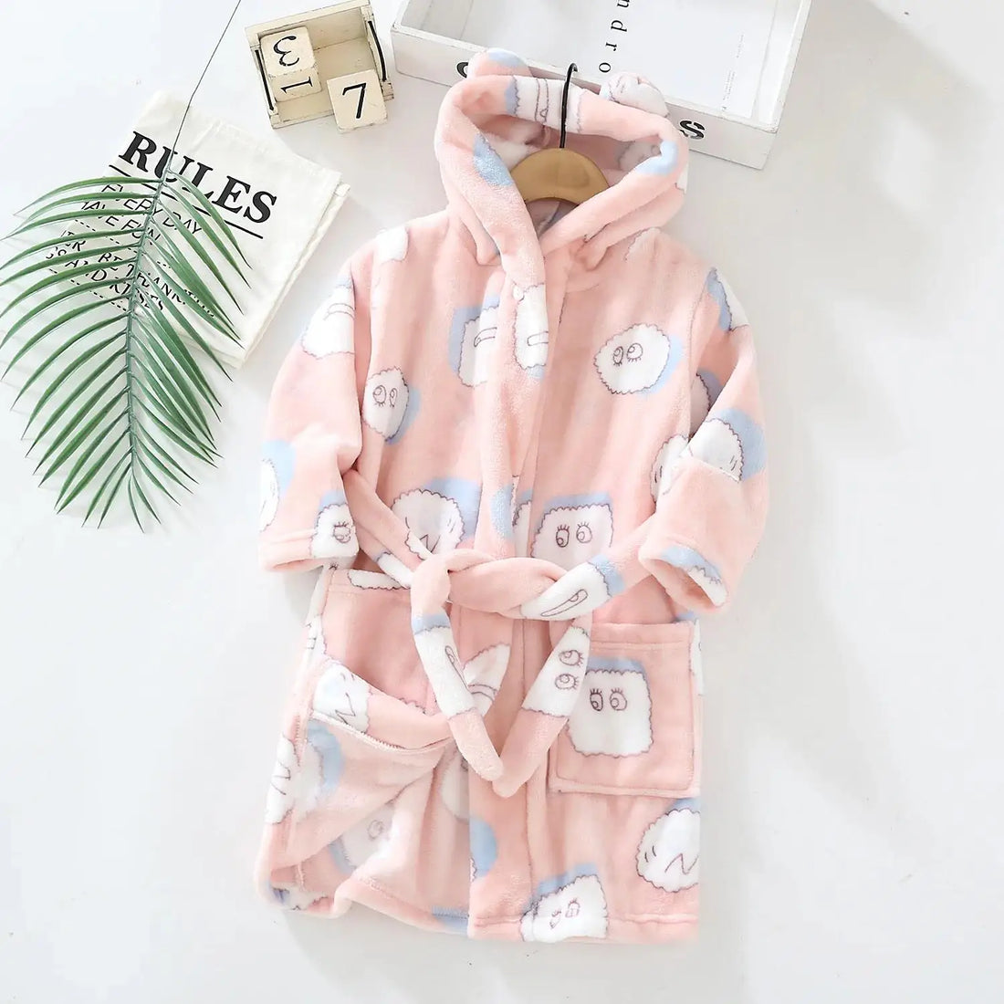 New Autumn Winter Kids Hooded Flannel Bathrobe Baby Bath Robes Boys Girls Cute Cartoon Soft Warm Pajamas Long Sleeve Towel Robe