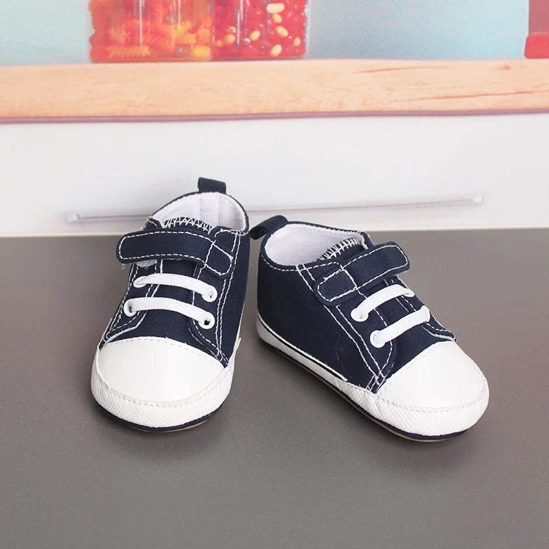 1 pair of soft soled breathable, cute and comfortable baby sports walking shoes