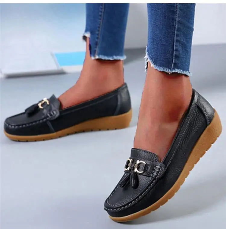 Women Flats Fashion Genuine Leather Wedge Retro Women Shoe Tassel Women's loafers Slip On Soft Women's moccasins Plus Size