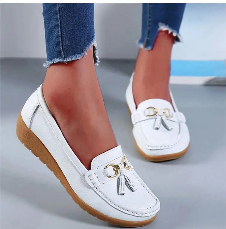 Women Flats Fashion Genuine Leather Wedge Retro Women Shoe Tassel Women's loafers Slip On Soft Women's moccasins Plus Size