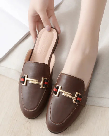 Women's British And European Style Mules Closed Toe Metal Chain Slippers Flat Outdoor Shoes In Brown White Black Round Toe 44 35