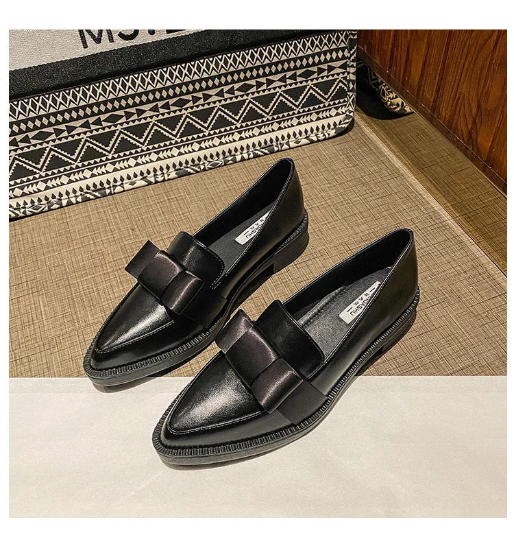 Retro Bowknot oxfords woman flats slip on thick heels loafers british pointed toe small leather shoes women plus size 42