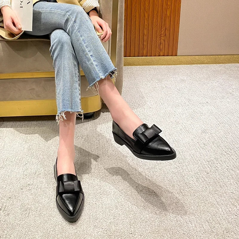 Retro Bowknot oxfords woman flats slip on thick heels loafers british pointed toe small leather shoes women plus size 42